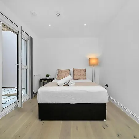 Soho One Bedroom Apartment London Exterior photo