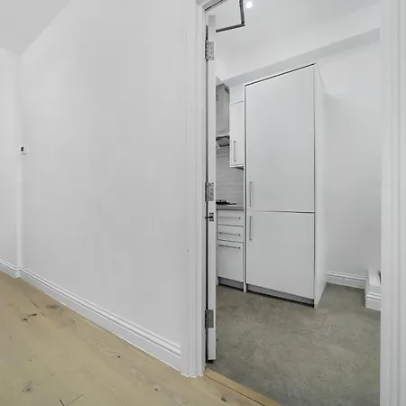 Soho One Bedroom Apartment London Exterior photo