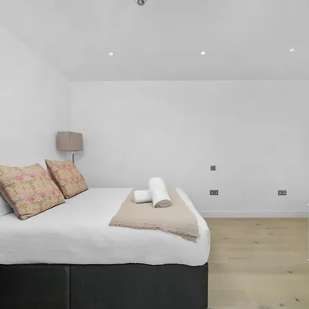 Soho One Bedroom Apartment London Exterior photo